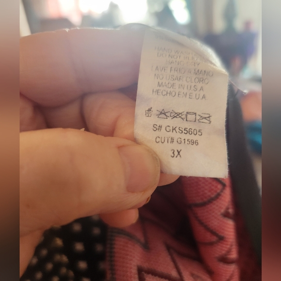 K GLAM Geometric Patterned Red WHITE and Black Skirt Thich Stretch Plus 3X - Picture 3 of 6